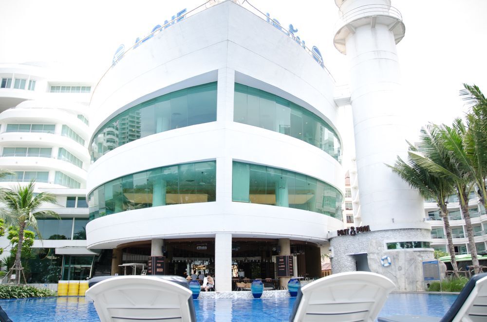 A-One The Royal Cruise Hotel Pattaya - Sha Extra Plus Exteriör bild